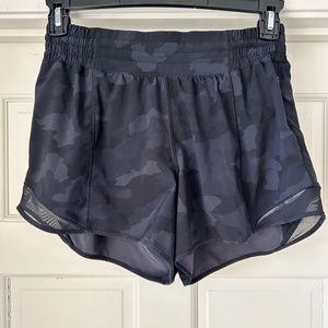 Lululemon Hotty Hot High Rise 4” shorts